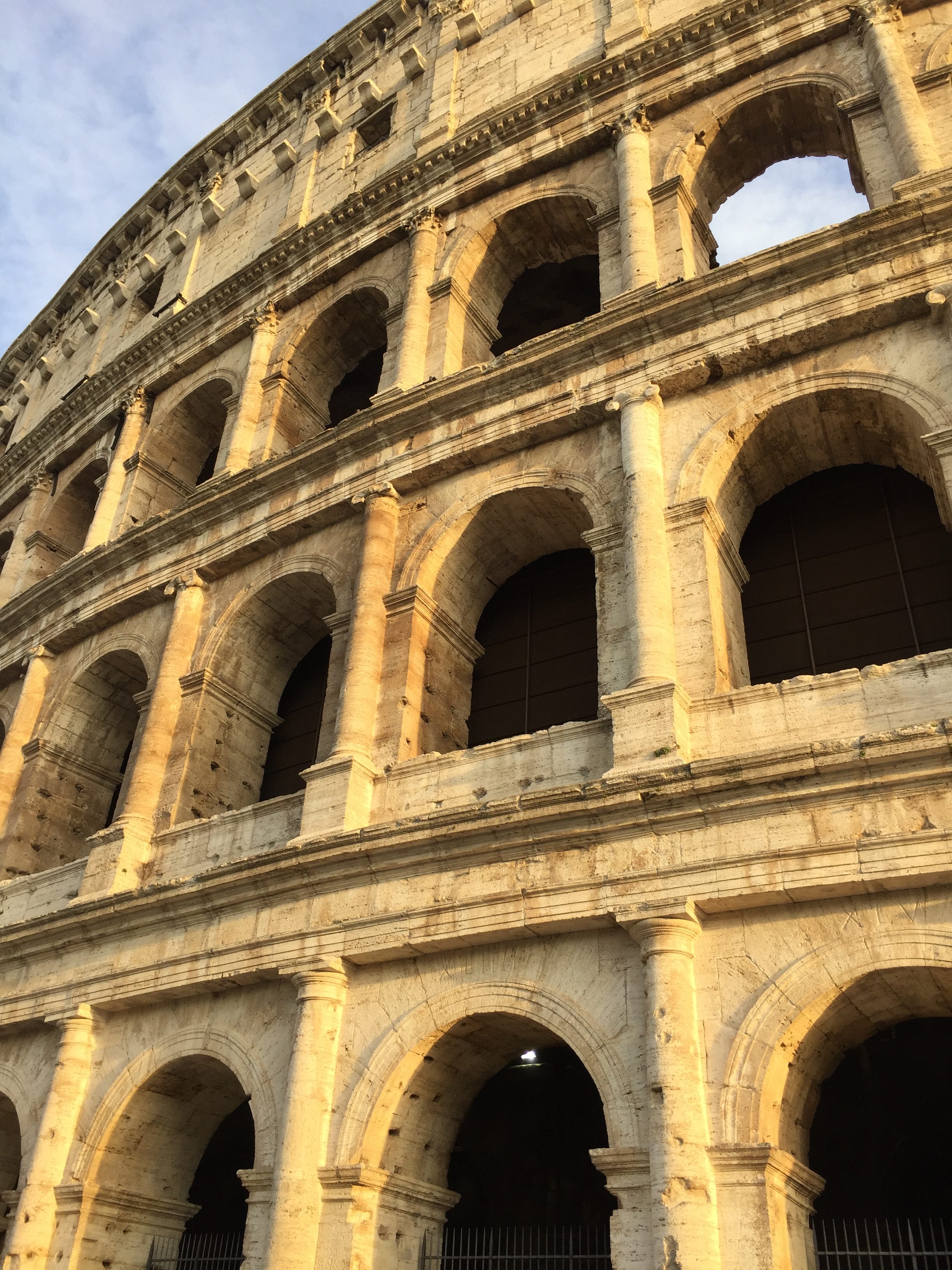 A quick and easy read for a honeymoon guide to Italy. Rome is for romantic vacations! Pizza, the Vatican, Colosseum, cannolis, tiramisu and more!