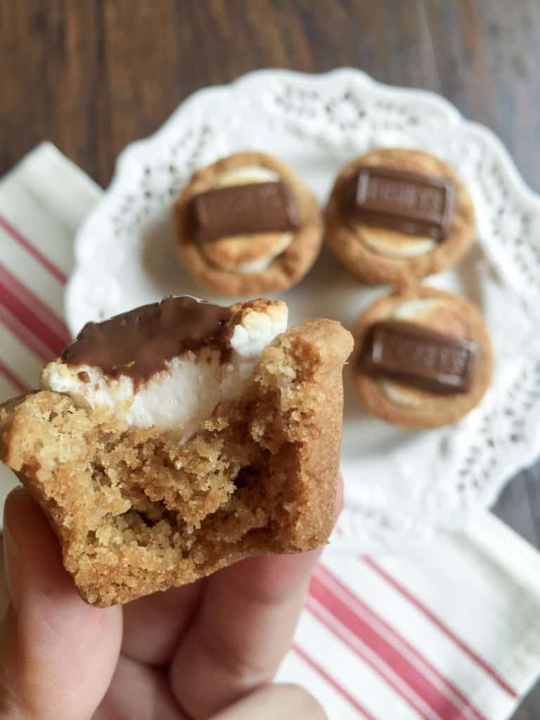 S'mores cups are the perfect dessert for the transition from summer into winter. A crowdpleaser that never gets old!