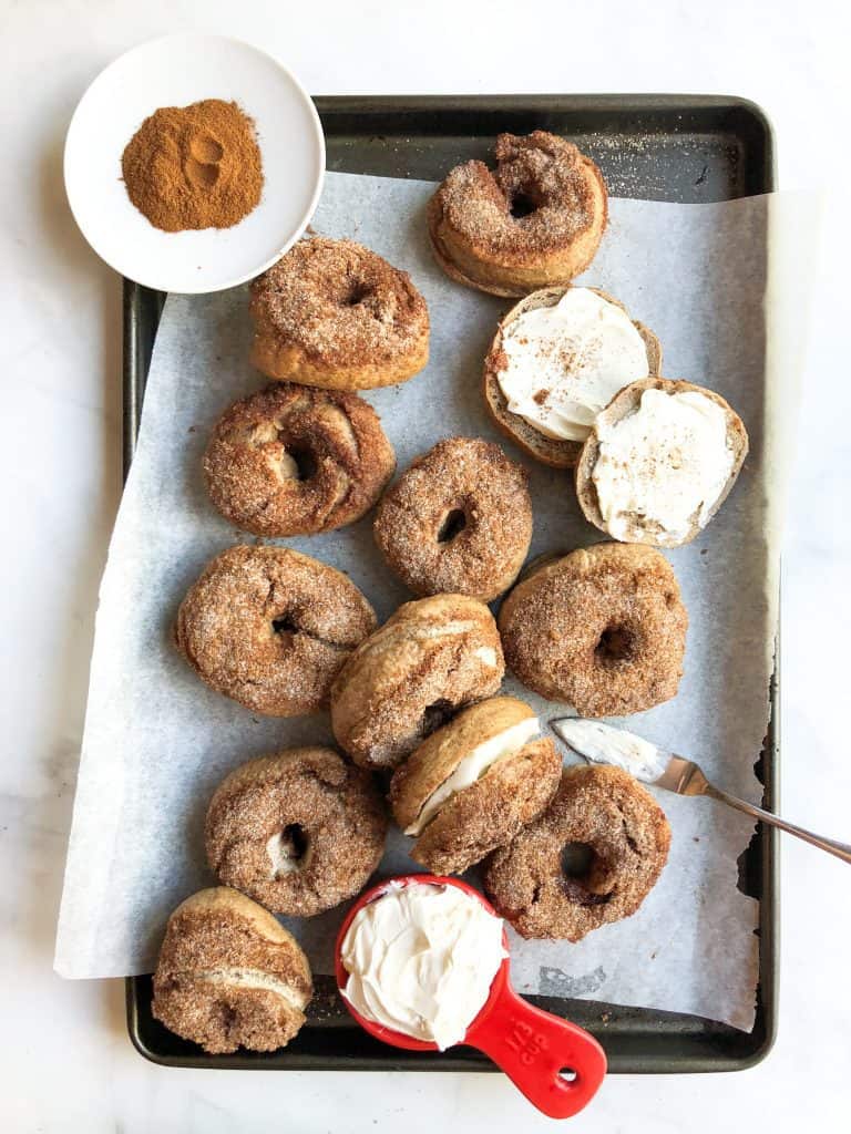 Bagels Crujientes de Canela y Azúcar